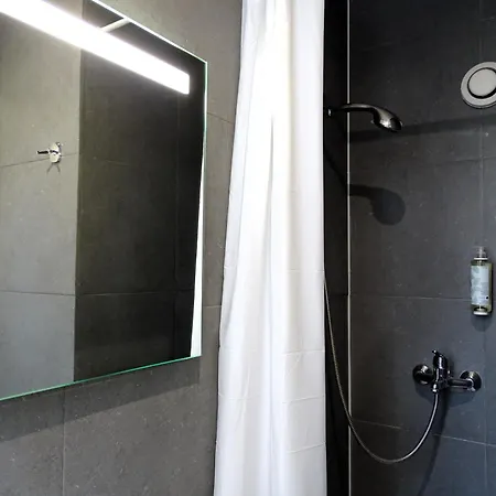 Hotel Hipotel Belgrand Edith Piaf Paris