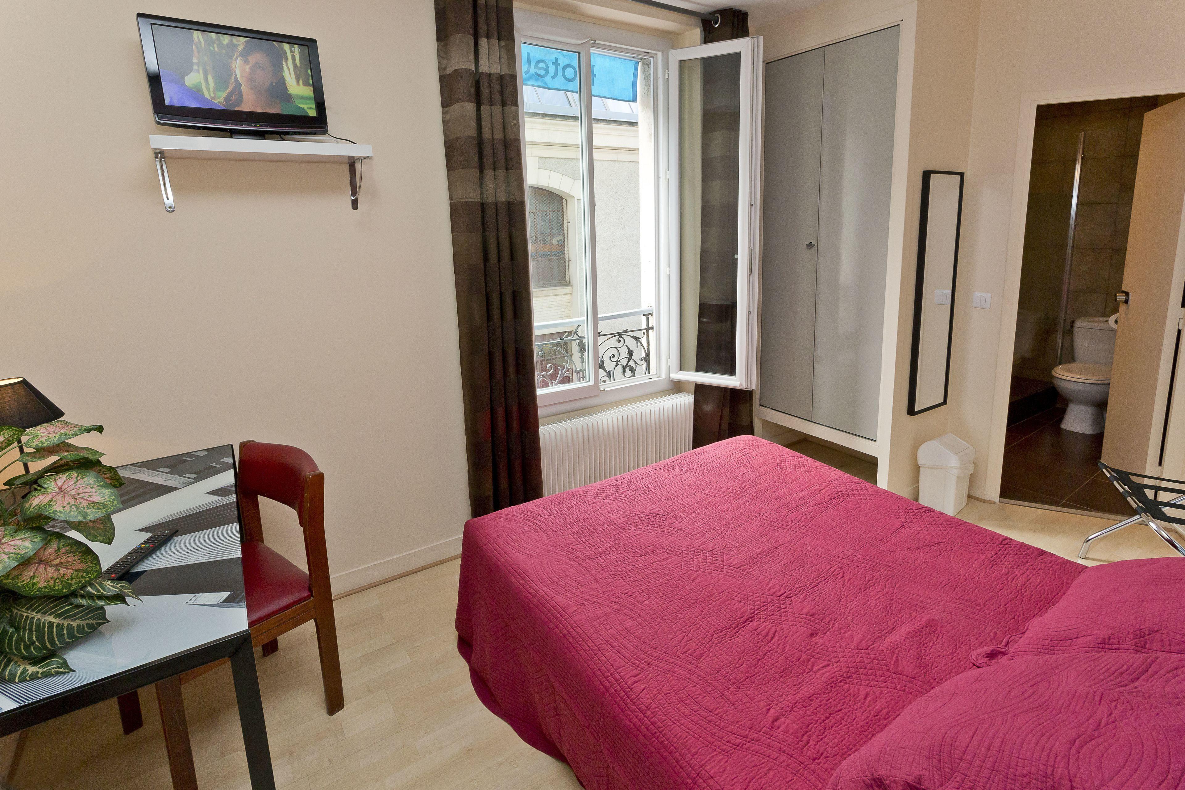 Hipotel Belgrand Edith Piaf 3*