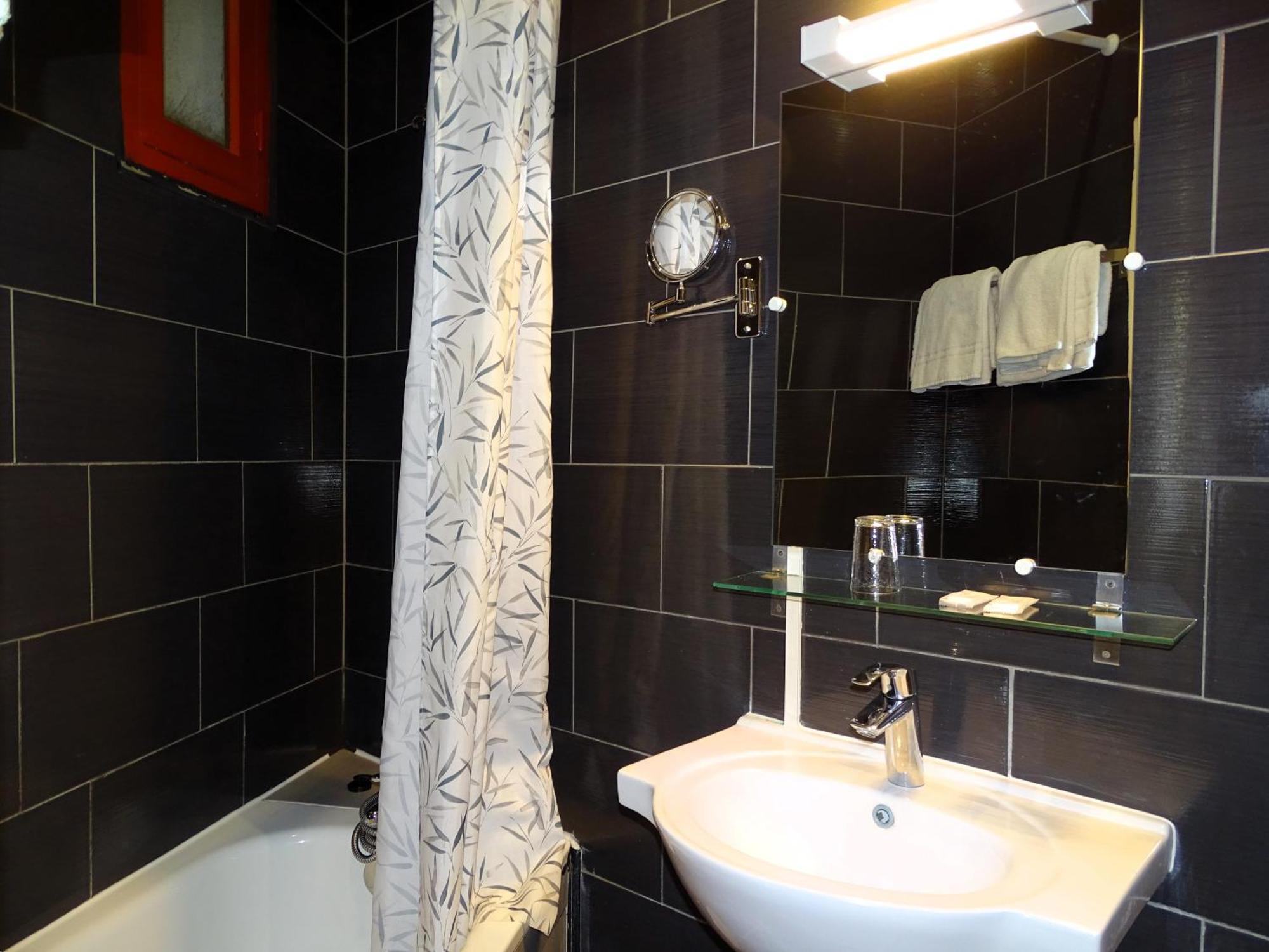 Hipotel Belgrand Edith Piaf Parigi