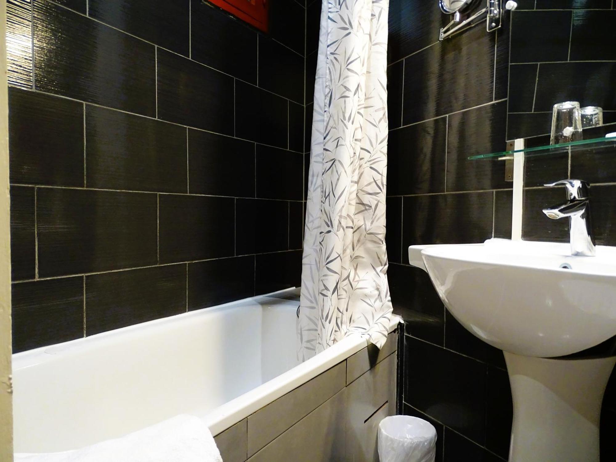 Hotel Hipotel Belgrand Edith Piaf Paris