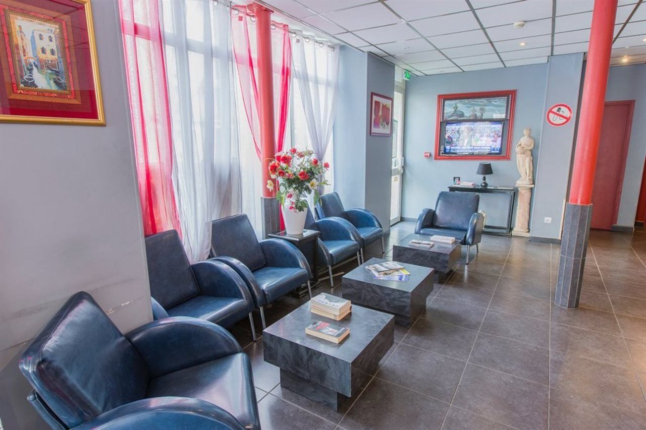 Hipotel Belgrand Edith Piaf 3*